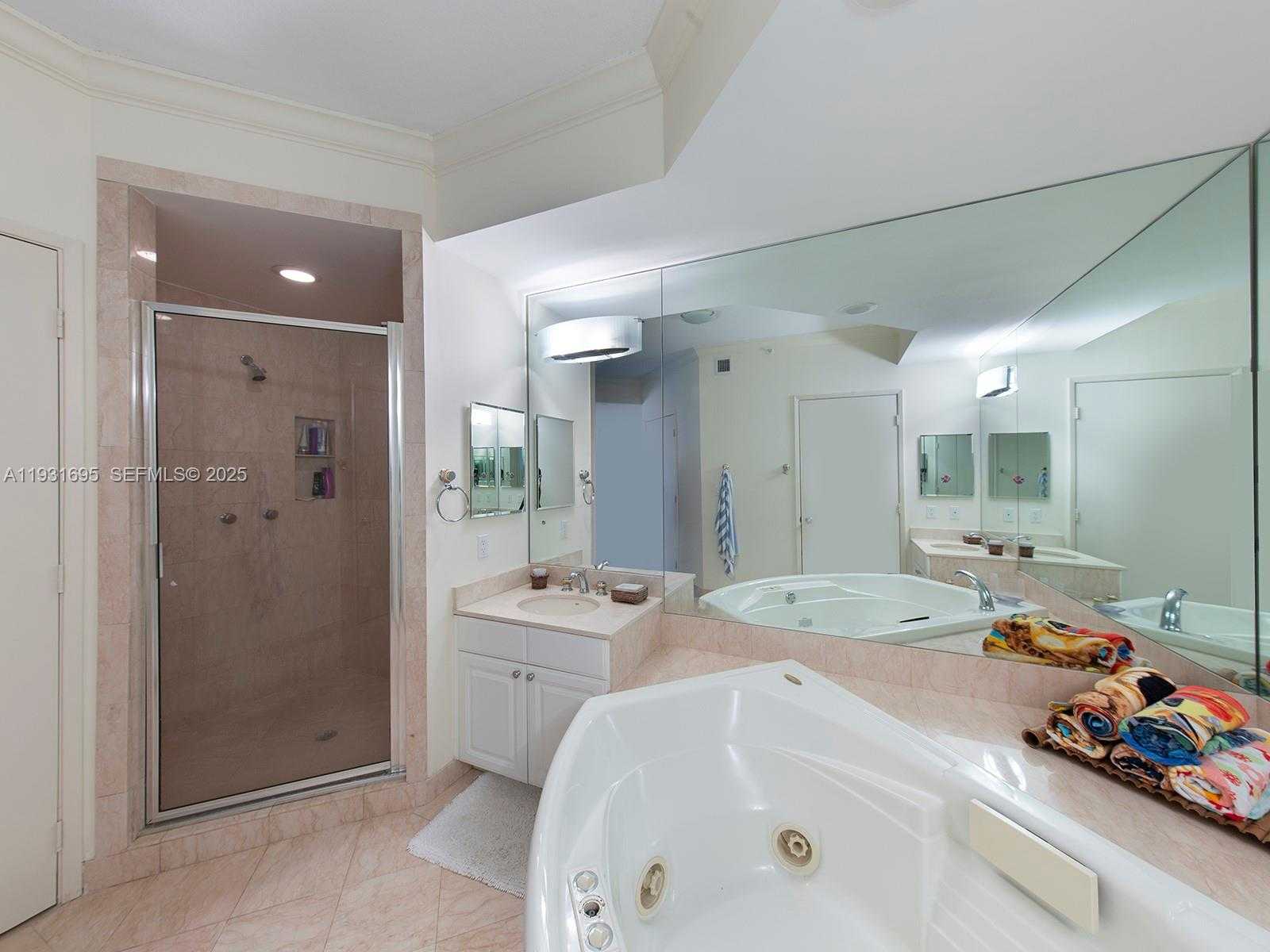 Small Image of 735 CRANDON BLVD #503, Key Biscayne Number 14