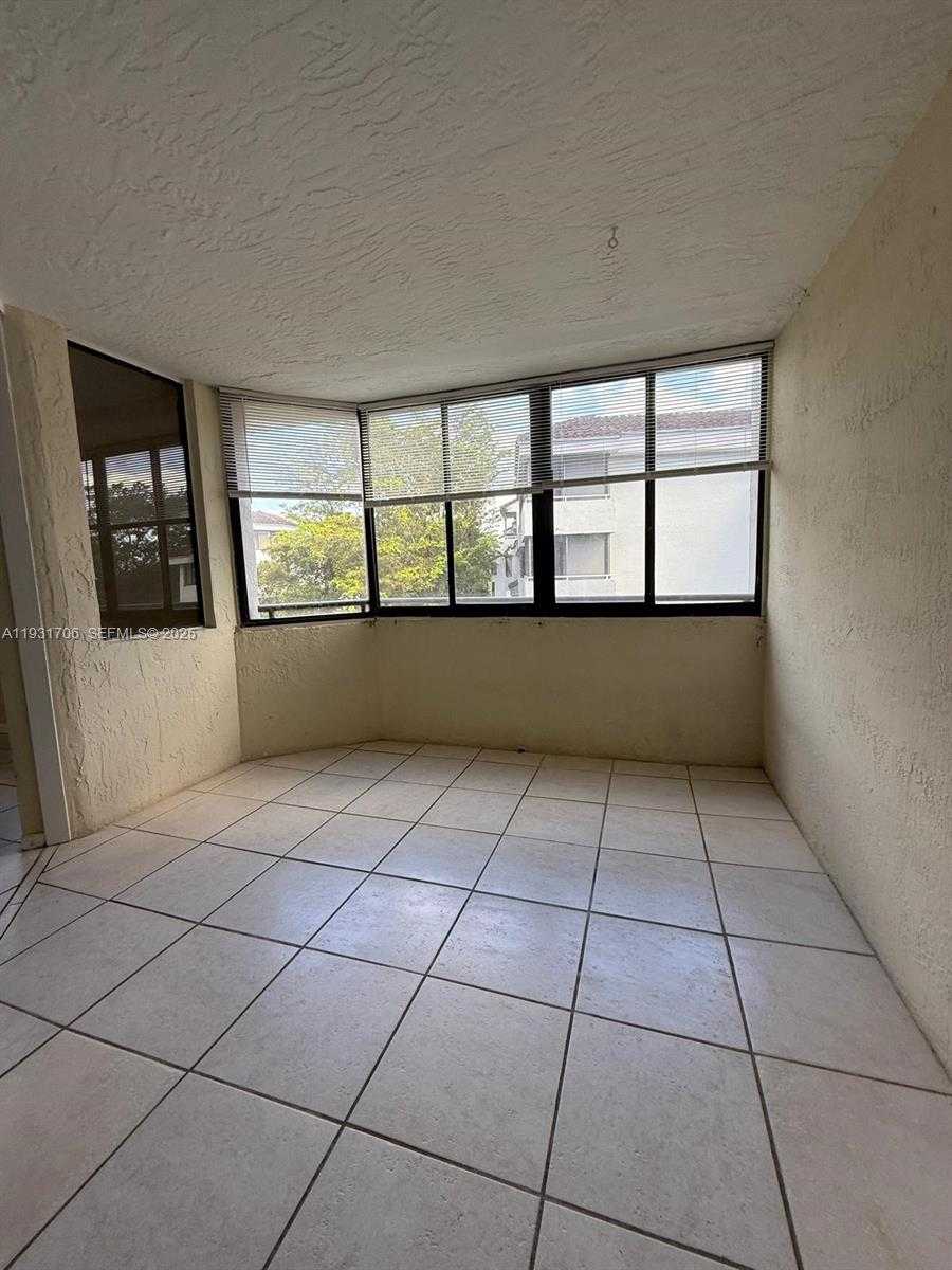 Small Image of 8255 SOUTH WEST 152ND AVE #E-411, Miami Number 16