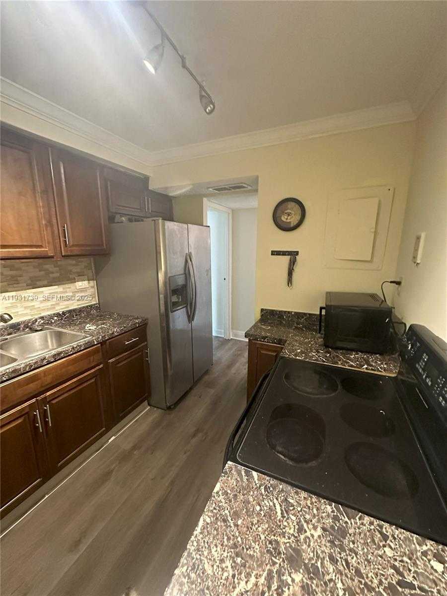 Small Image of 210 172ND ST #426, Sunny Isles Beach Number 7