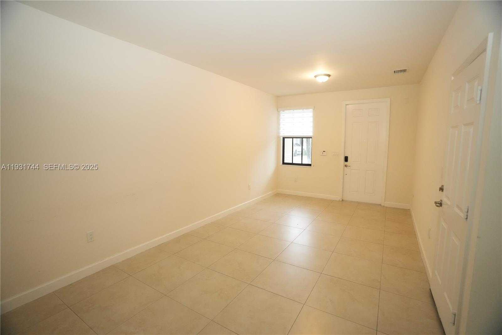 Small Image of 10436 NORTH WEST 61ST LN #00, Doral Number 5