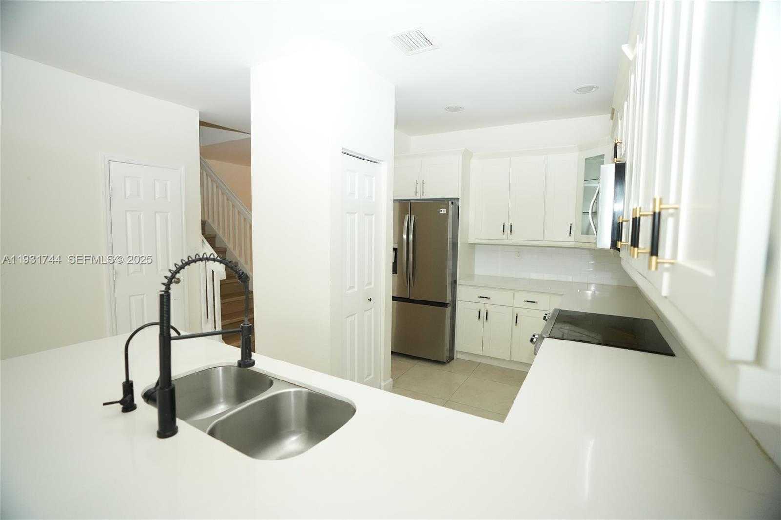 Small Image of 10436 NORTH WEST 61ST LN #00, Doral Number 6