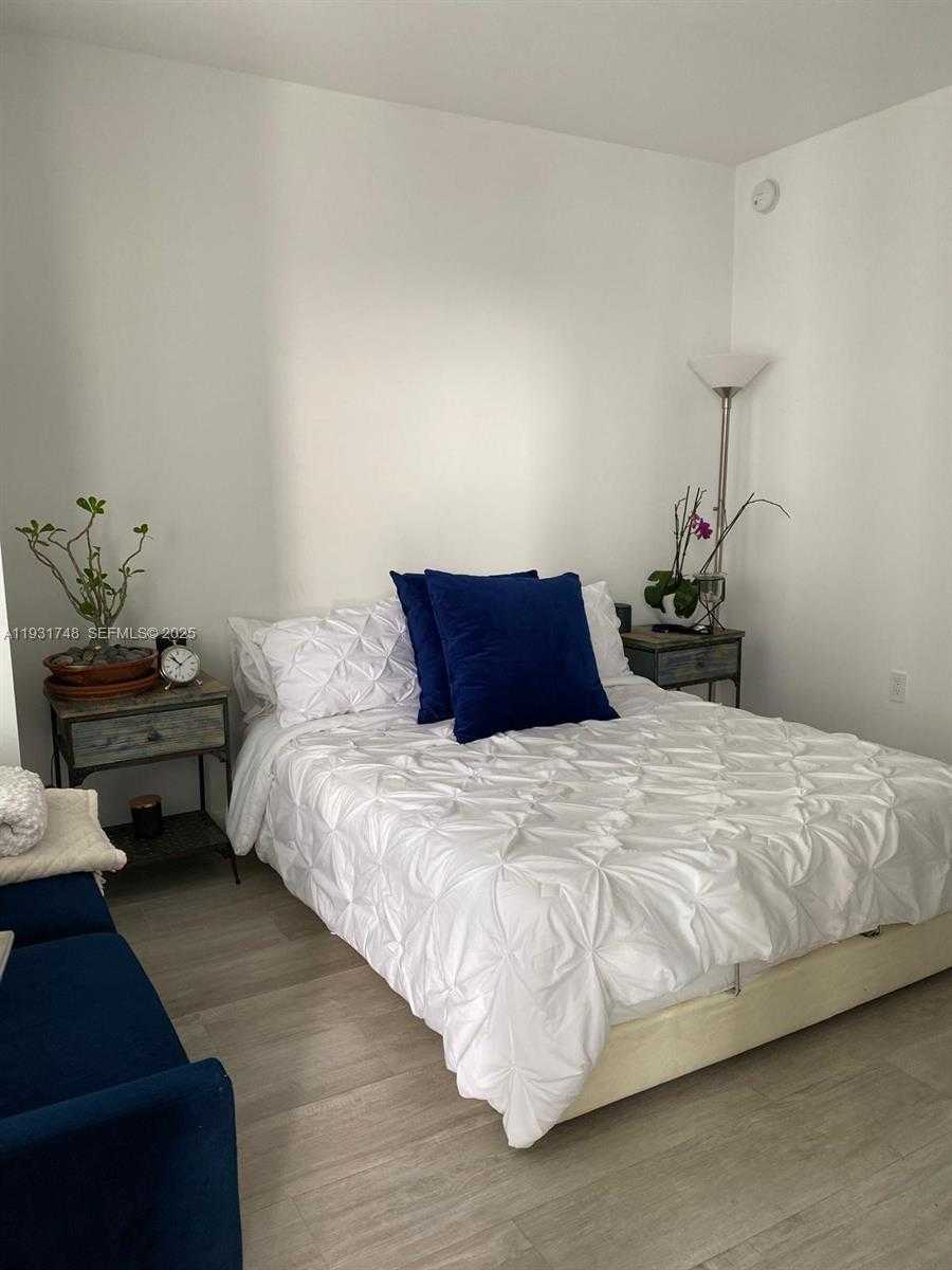 Imagen de Pequeño Objeto