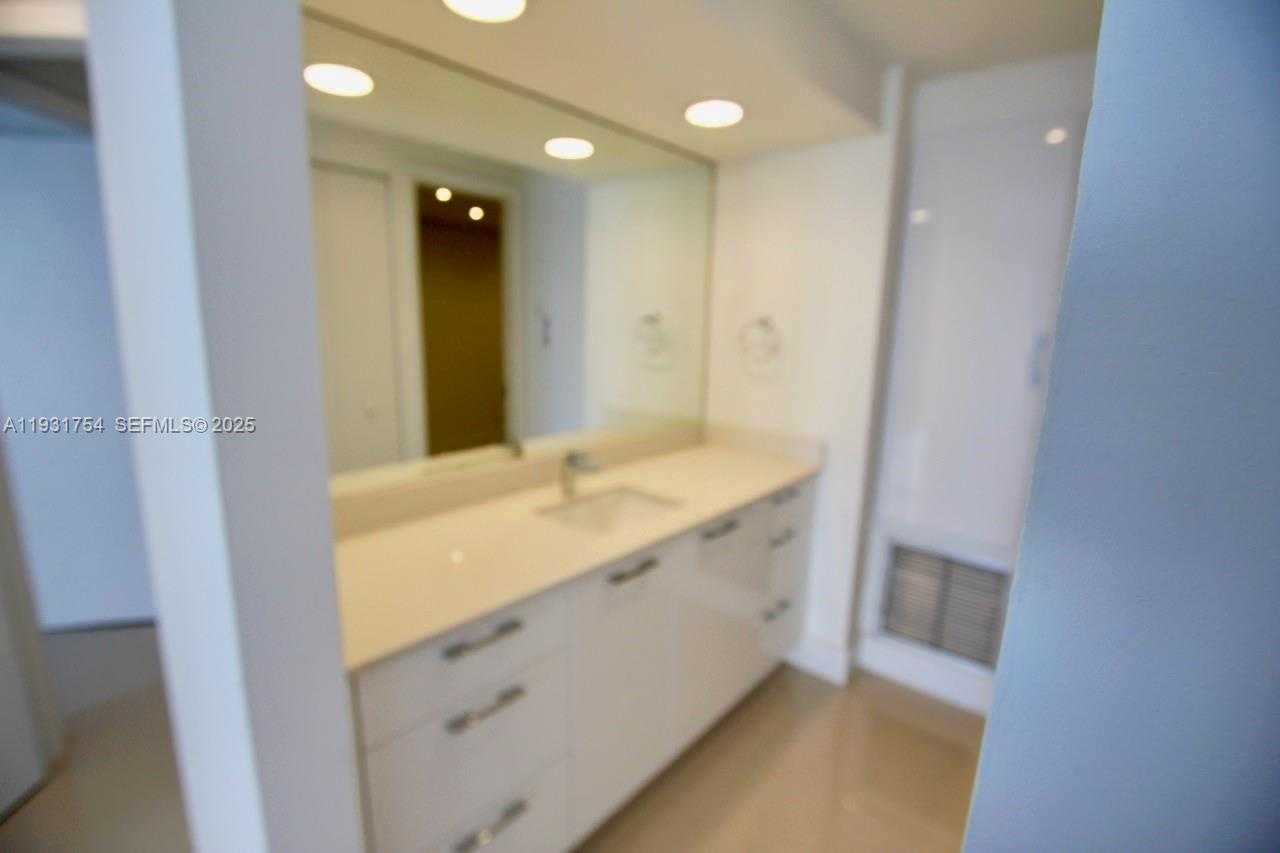 Small Image of 2451 BRICKELL AVE #16J, Miami Number 27