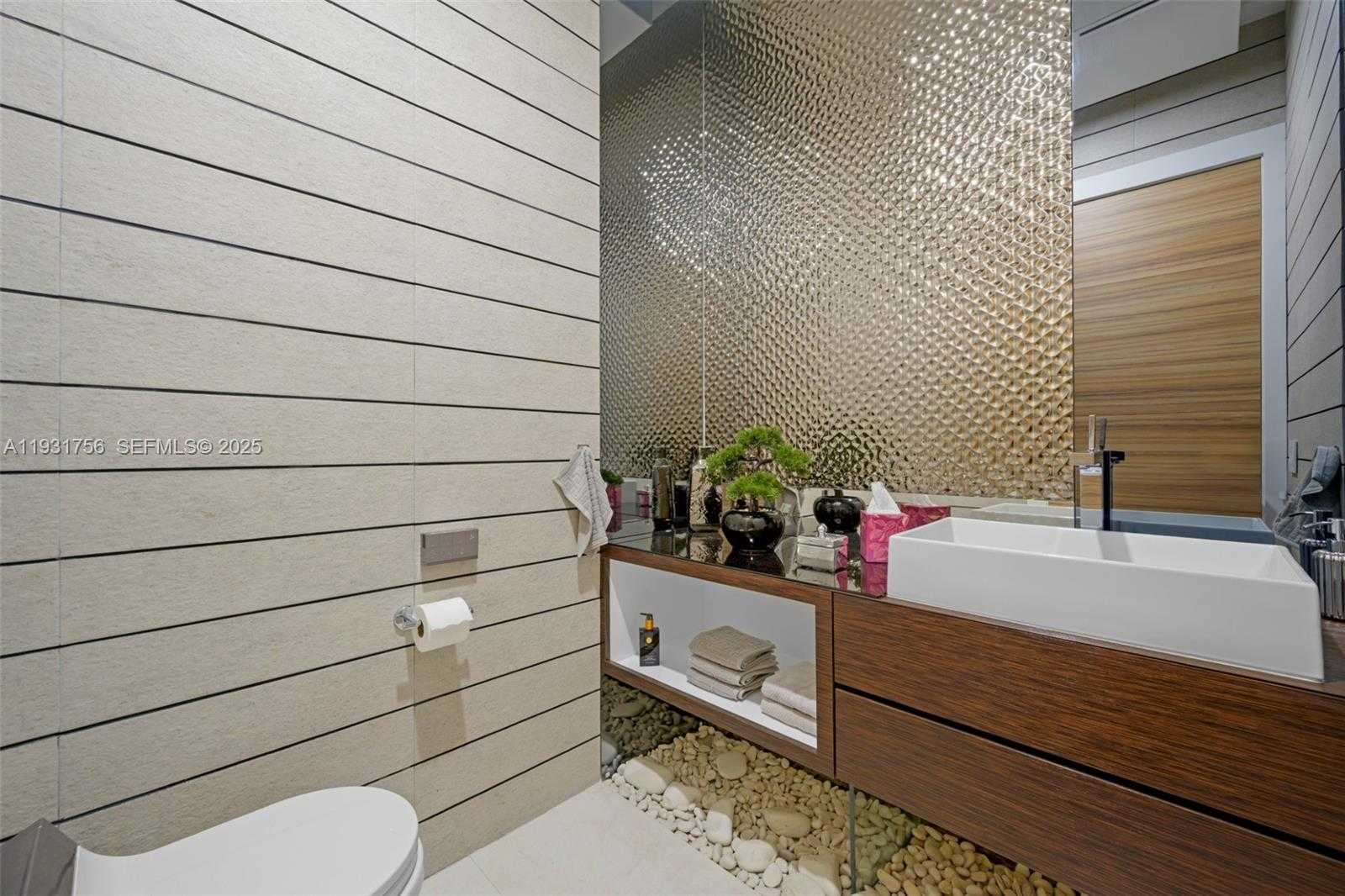 Small Image of 3260 NORTH EAST 165TH ST, North Miami Beach Number 15