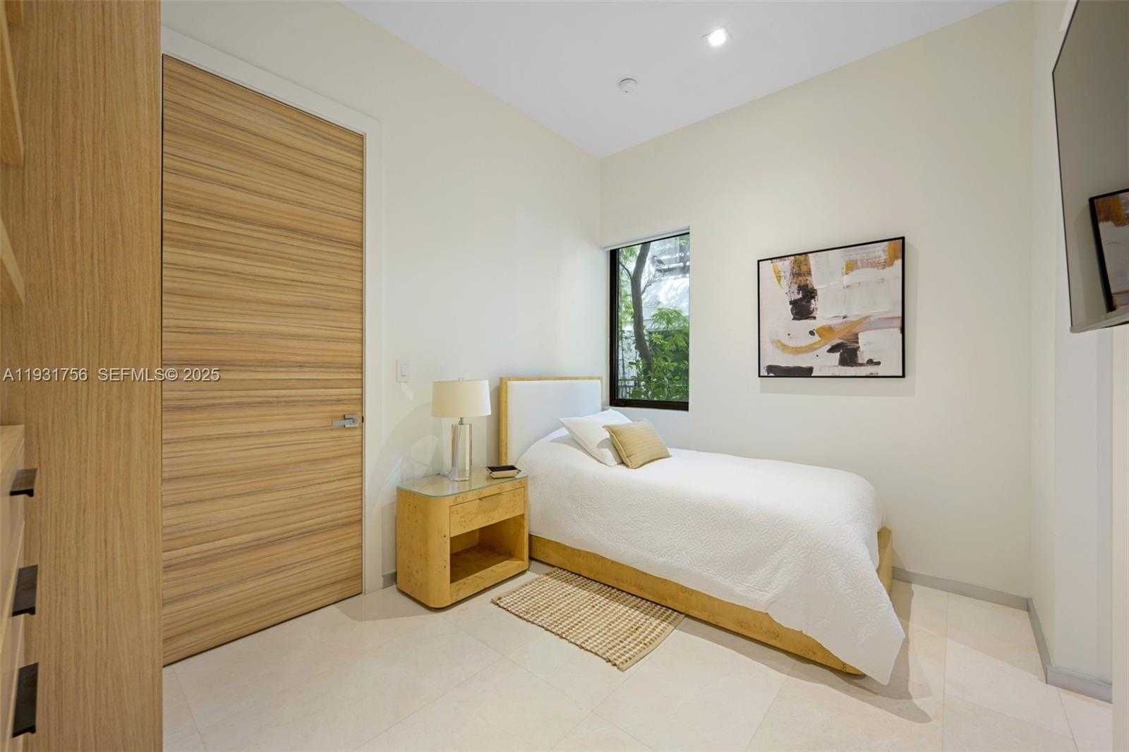 Small Image of 3260 NORTH EAST 165TH ST, North Miami Beach Number 16