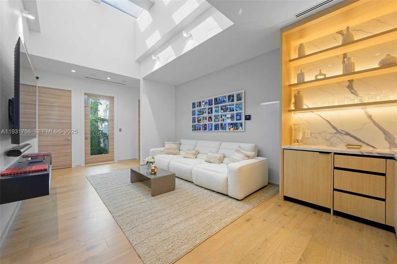 Small Image of 3260 NORTH EAST 165TH ST, North Miami Beach Number 18