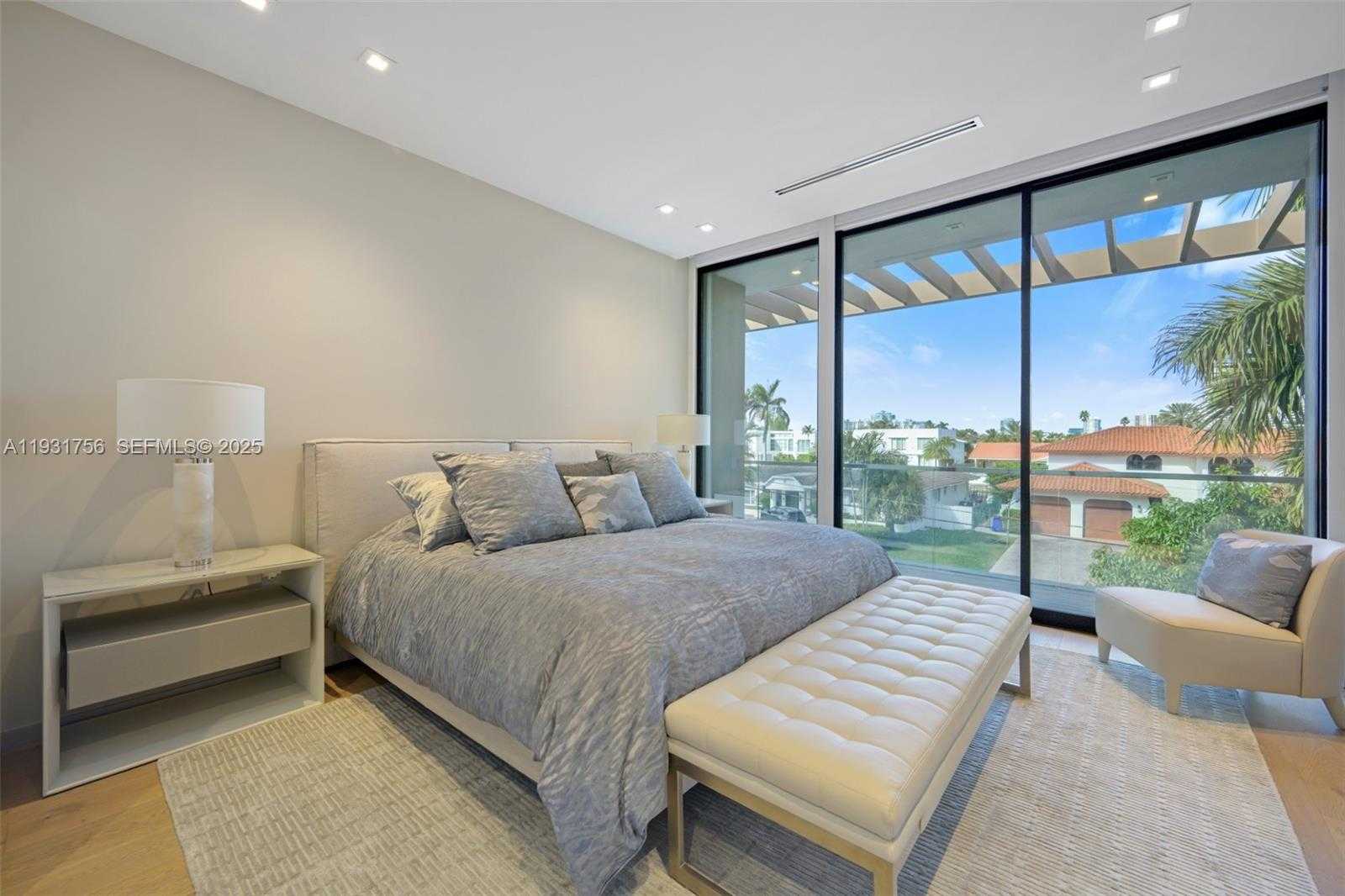 Small Image of 3260 NORTH EAST 165TH ST, North Miami Beach Number 26