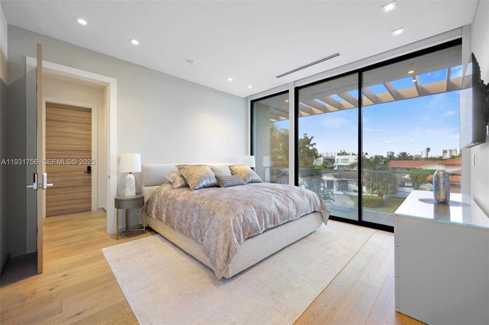 Small Image of 3260 NORTH EAST 165TH ST, North Miami Beach Number 31