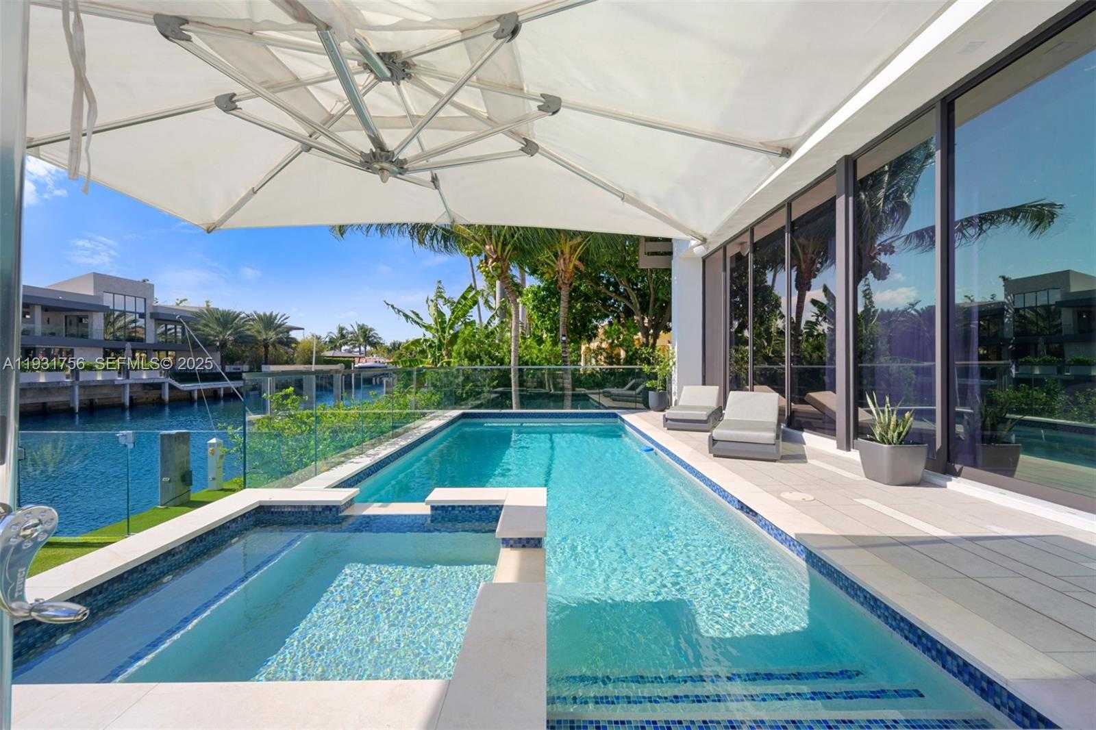 Small Image of 3260 NORTH EAST 165TH ST, North Miami Beach Number 35