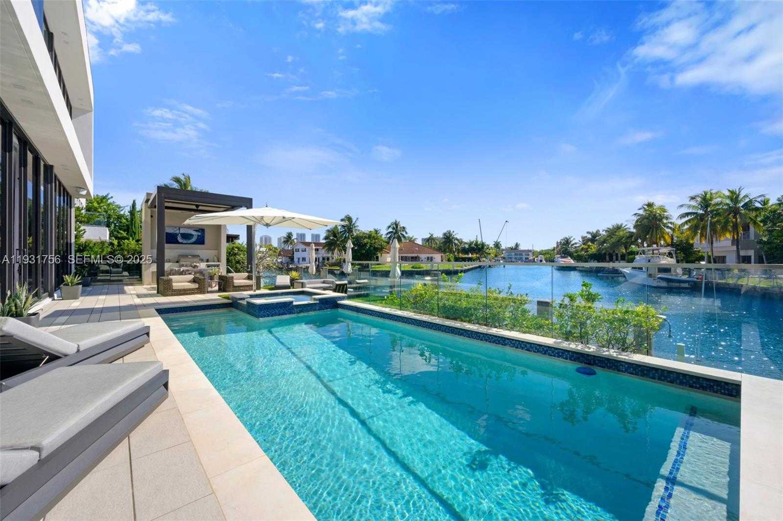 Small Image of 3260 NORTH EAST 165TH ST, North Miami Beach Number 36