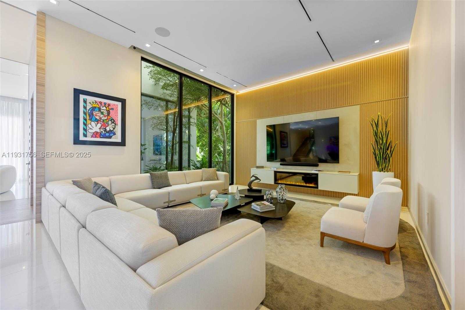 Small Image of 3260 NORTH EAST 165TH ST, North Miami Beach Number 5