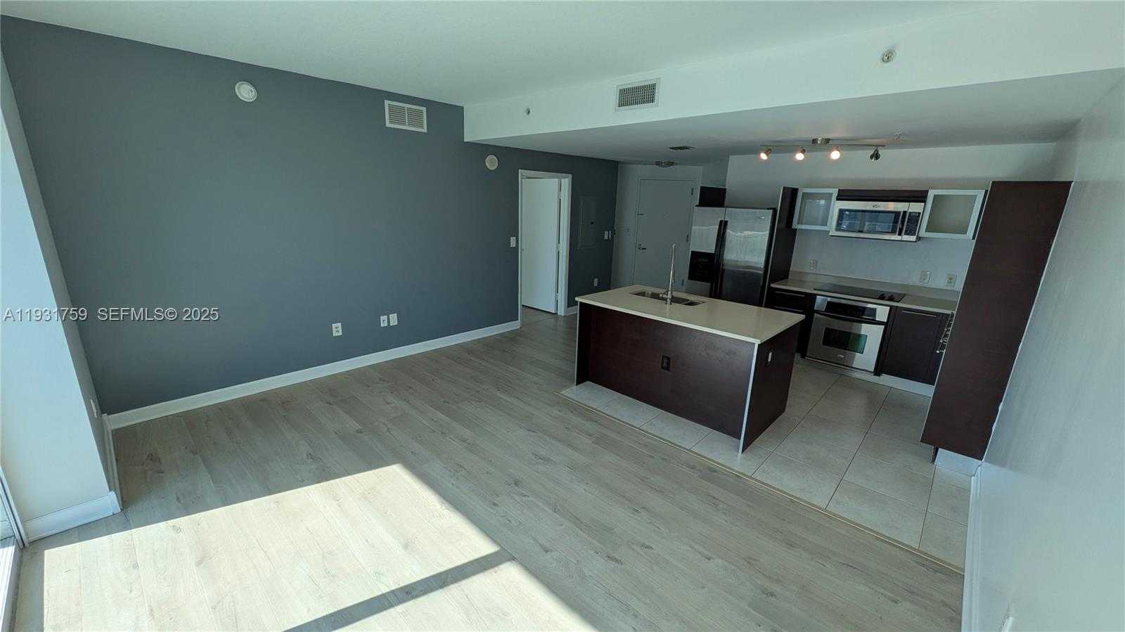 Small Image of 1900 NORTH BAYSHORE DR #4007, Miami Number 34