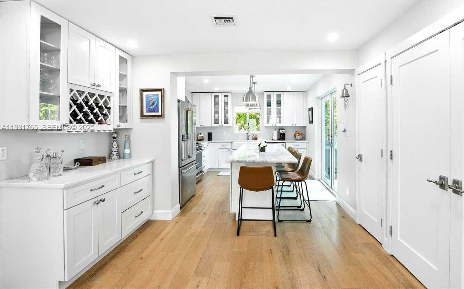 Small Image of 1945 SOUTH HIBISCUS DR, North Miami Number 10