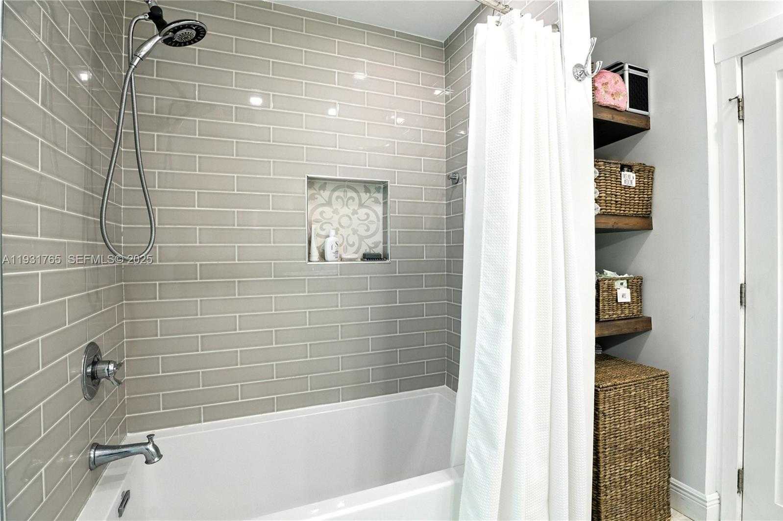 Small Image of 1945 SOUTH HIBISCUS DR, North Miami Number 12