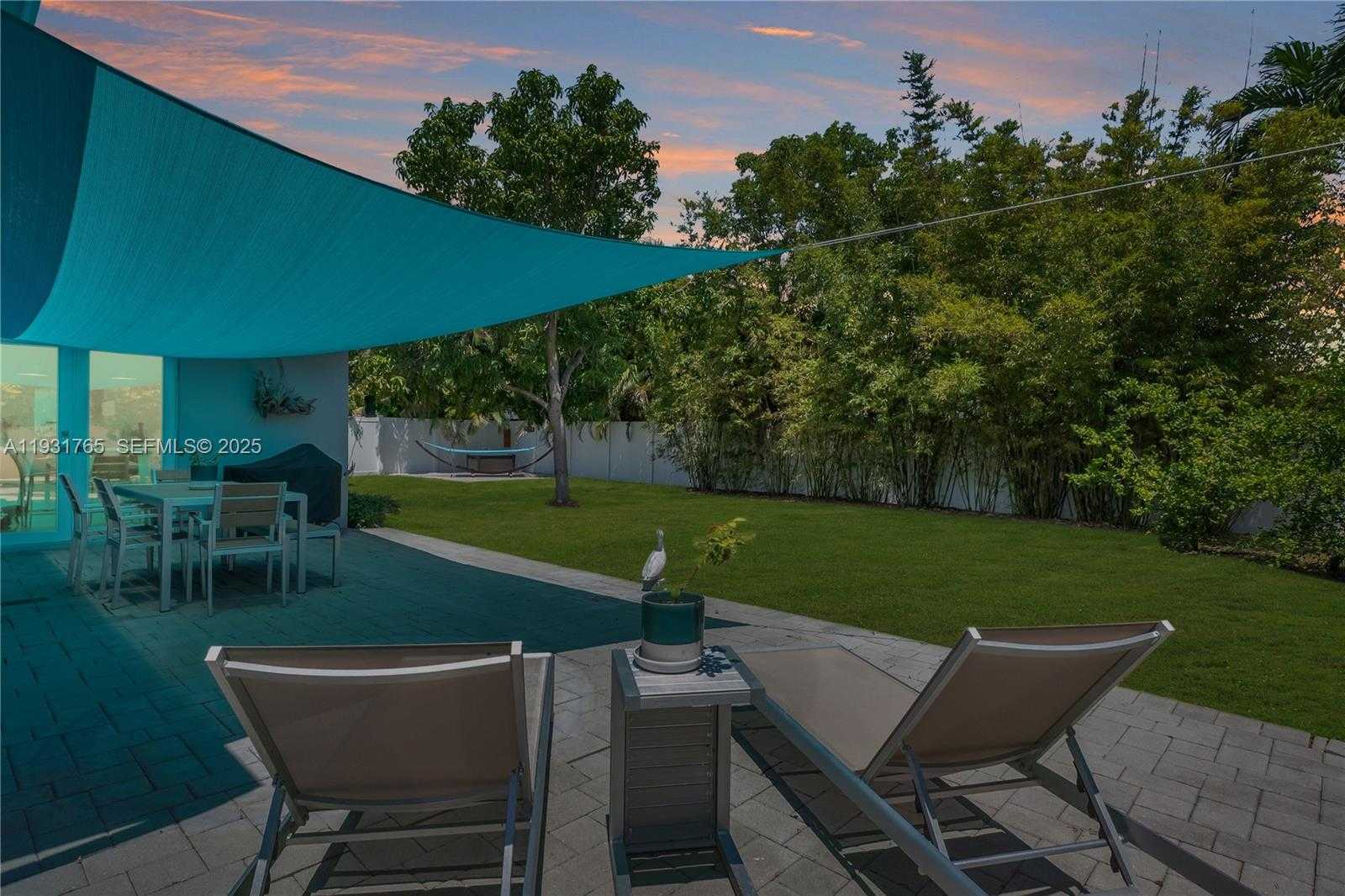 Small Image of 1945 SOUTH HIBISCUS DR, North Miami Number 3