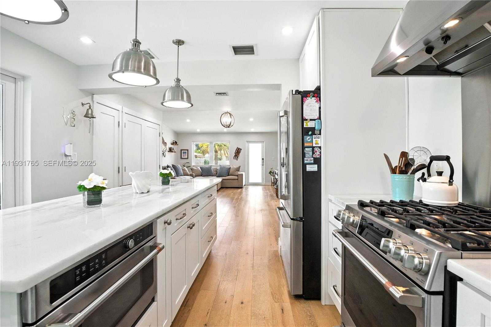 Small Image of 1945 SOUTH HIBISCUS DR, North Miami Number 8