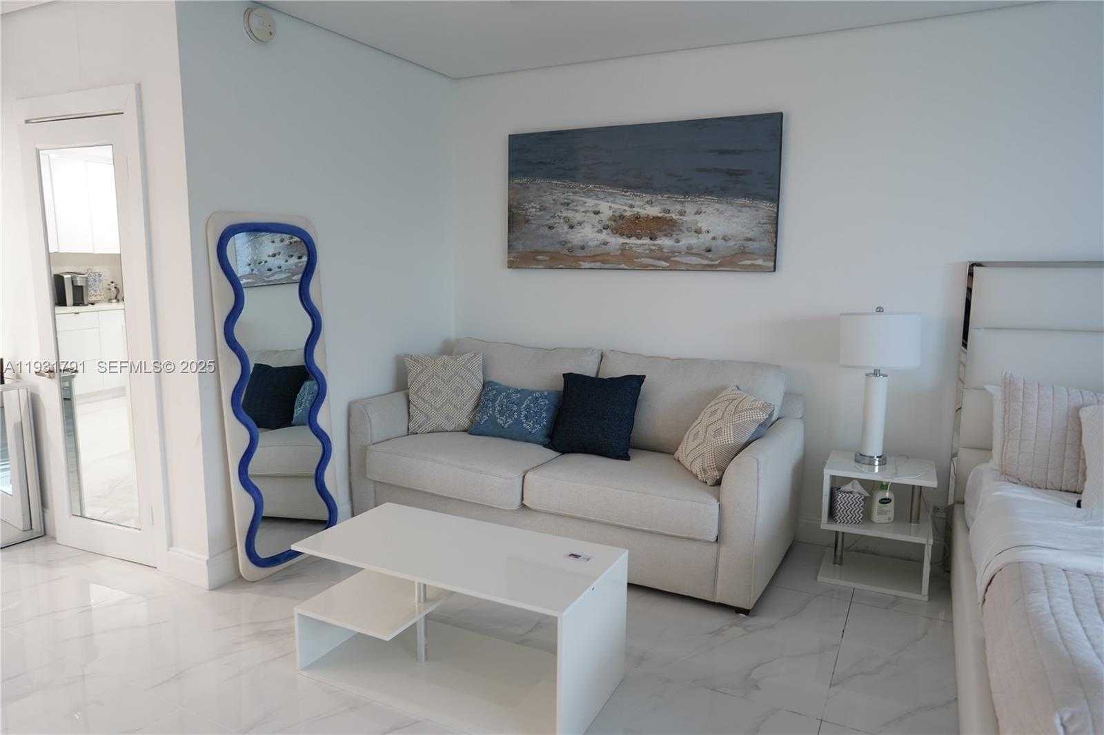 Small Image of 2301 COLLINS AVE #529, Miami Beach Number 4