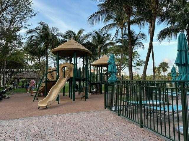 Small Image of 19501 WEST COUNTRY CLUB DR #406, Aventura Number 12