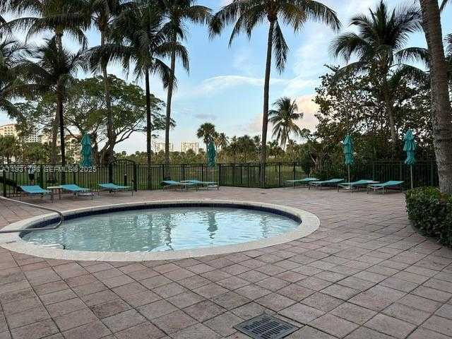 Small Image of 19501 WEST COUNTRY CLUB DR #406, Aventura Number 13