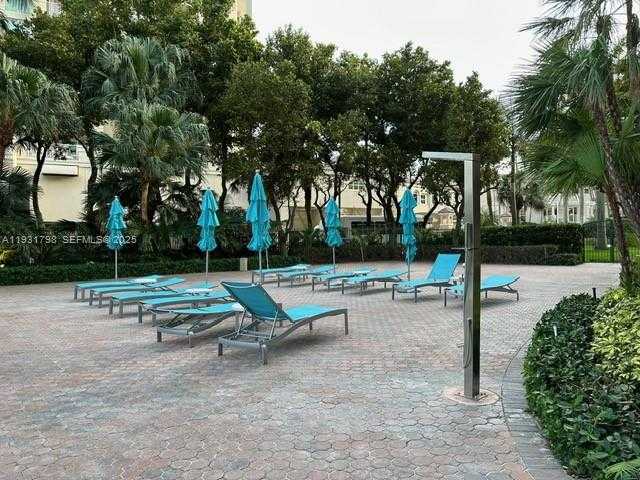 Small Image of 19501 WEST COUNTRY CLUB DR #406, Aventura Number 16