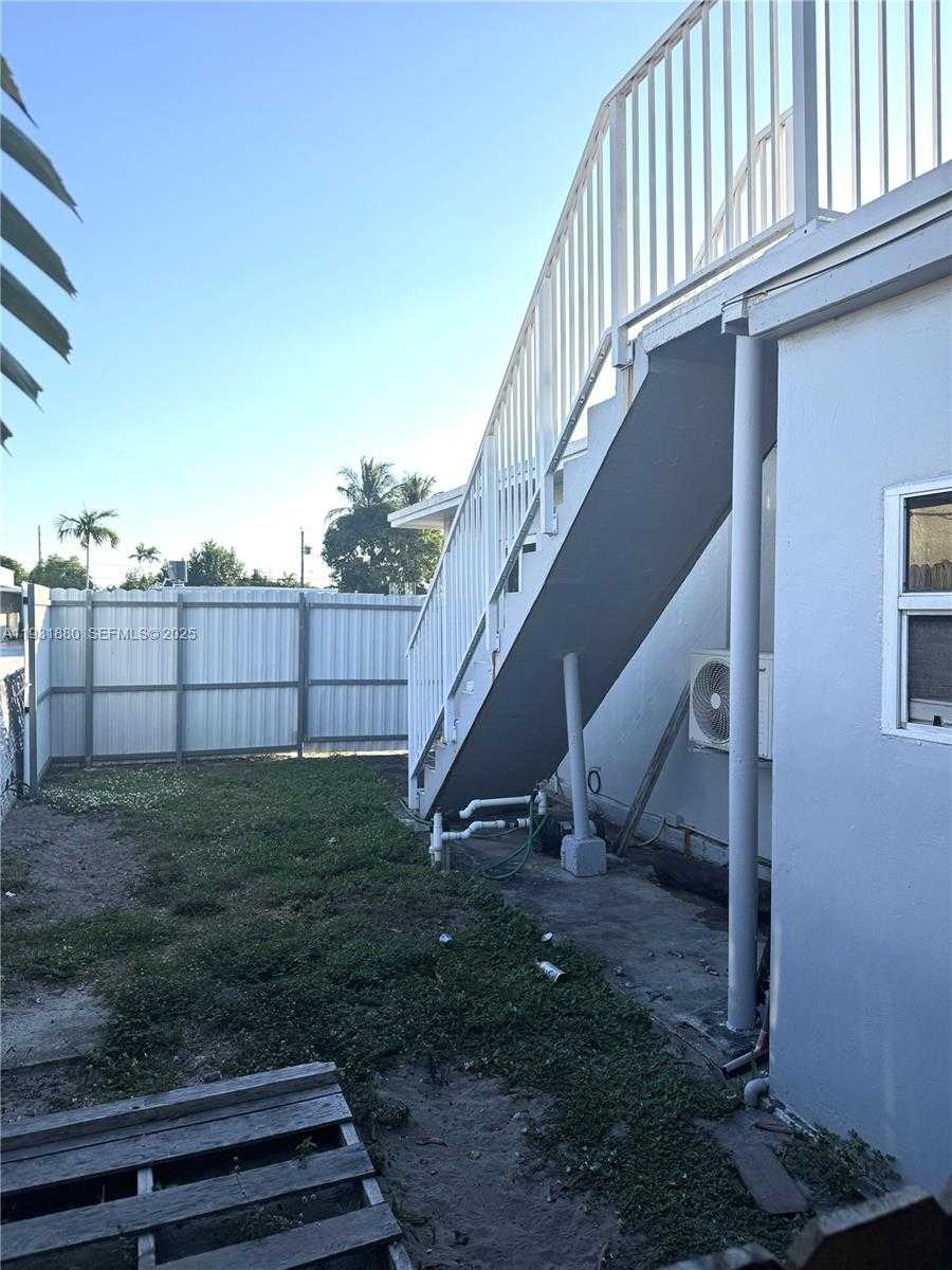 Small Image of 731 EAST 19TH ST, Hialeah Number 11