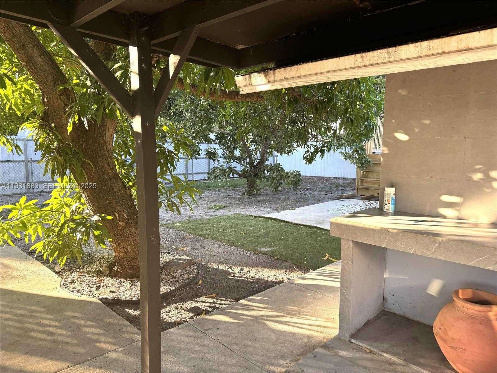 Small Image of 731 EAST 19TH ST, Hialeah Number 13