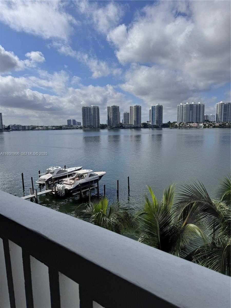 Small Image of 17900 NORTH BAY RD #507, Sunny Isles Beach Number 6