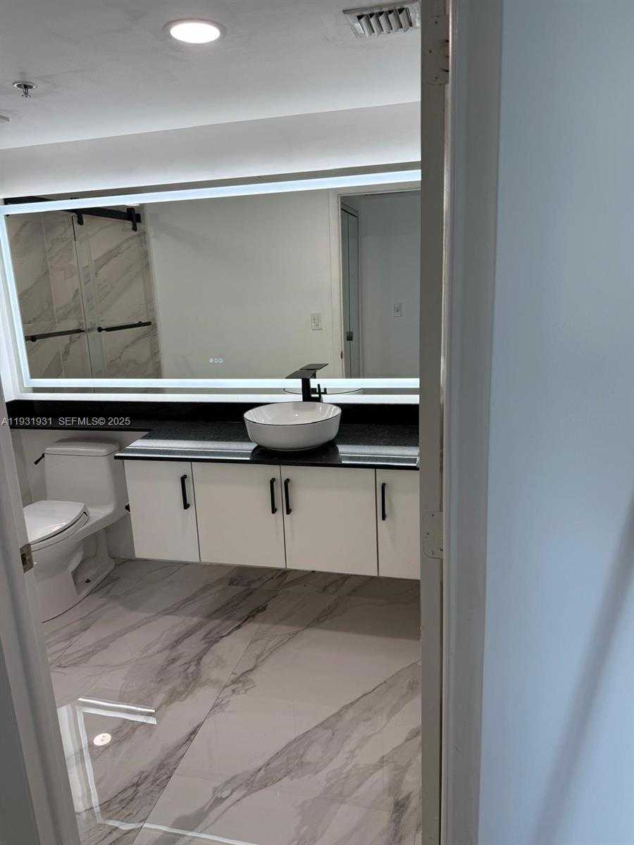 Small Image of 31 SOUTH EAST 5TH ST #2907, Miami Number 11