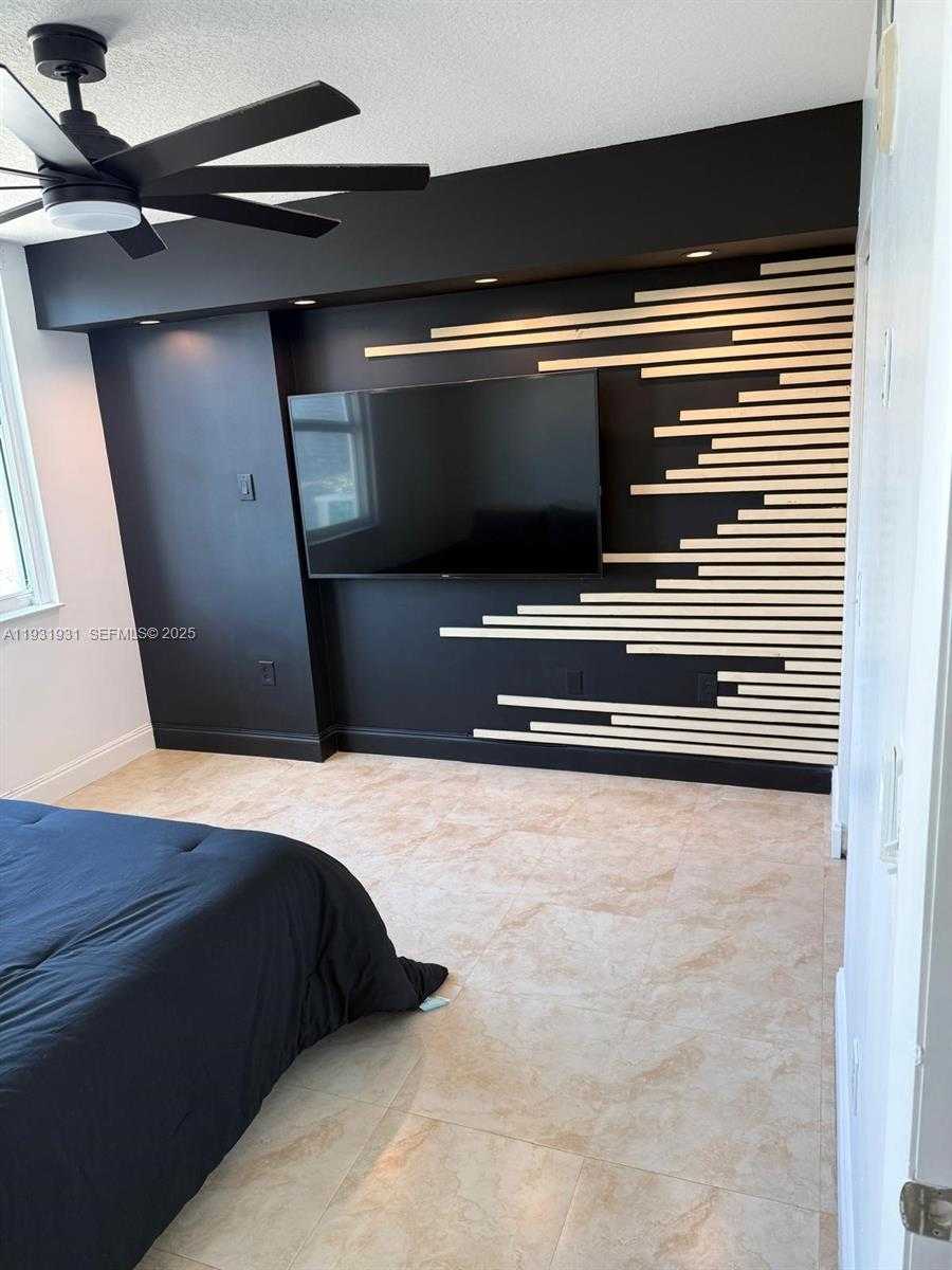 Small Image of 31 SOUTH EAST 5TH ST #2907, Miami Number 14