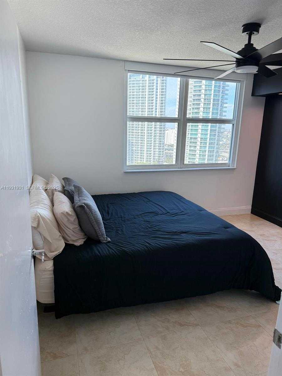 Small Image of 31 SOUTH EAST 5TH ST #2907, Miami Number 15