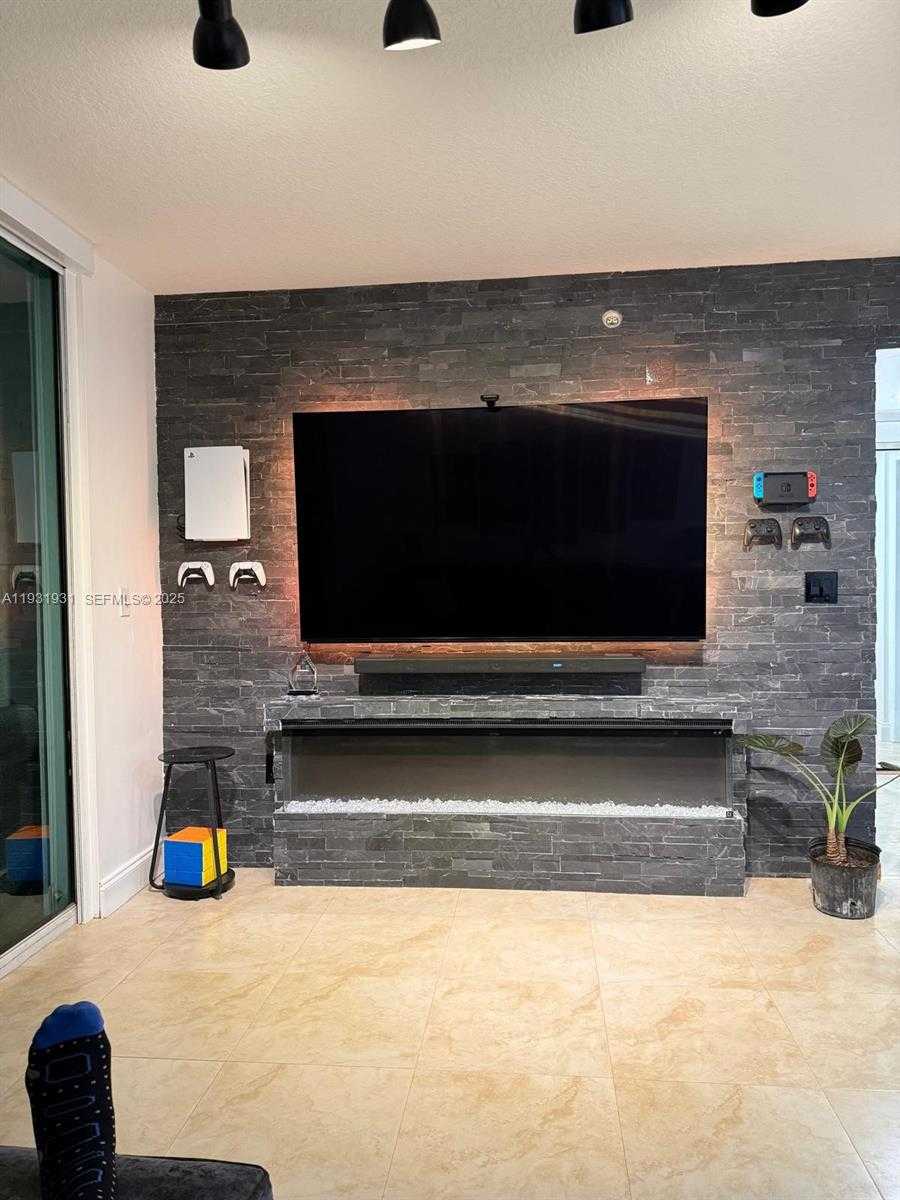 Small Image of 31 SOUTH EAST 5TH ST #2907, Miami Number 2