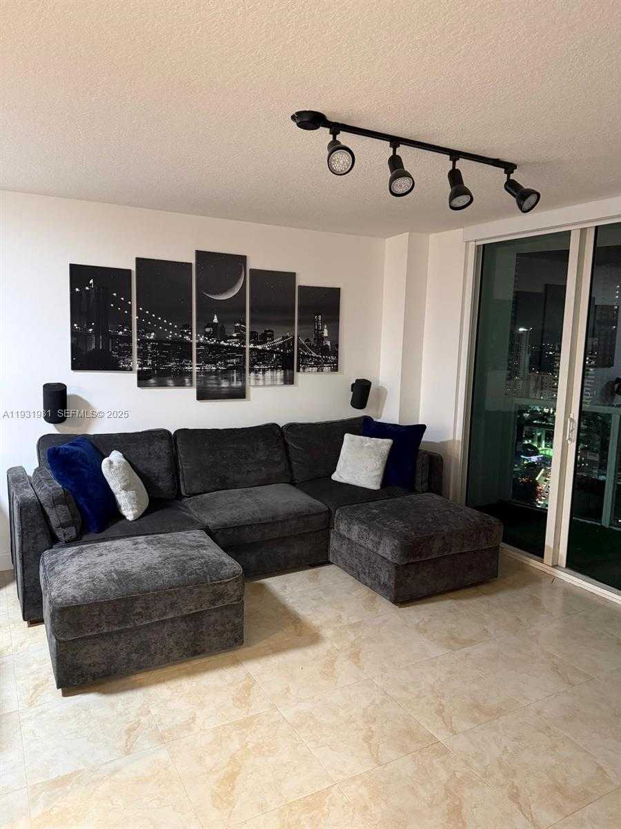 Small Image of 31 SOUTH EAST 5TH ST #2907, Miami Number 3