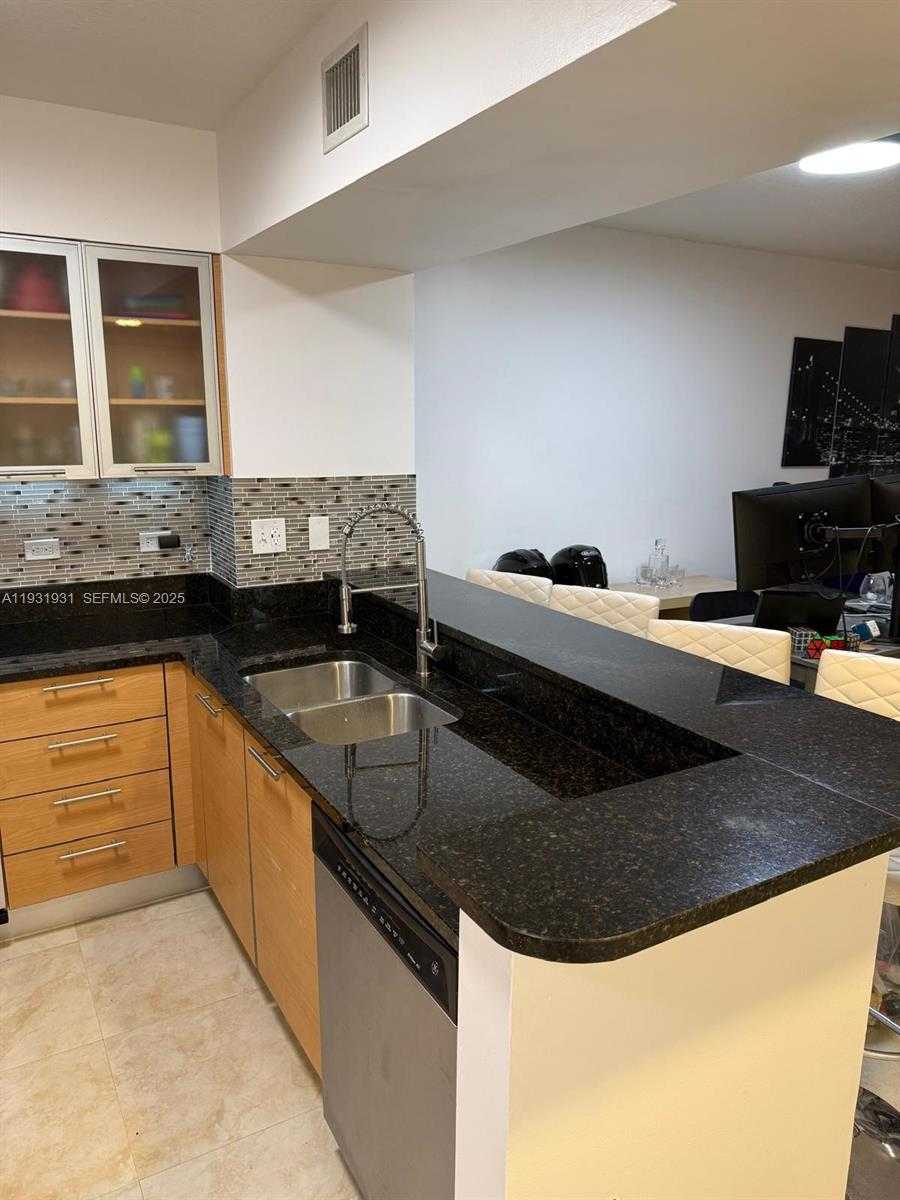 Small Image of 31 SOUTH EAST 5TH ST #2907, Miami Number 7