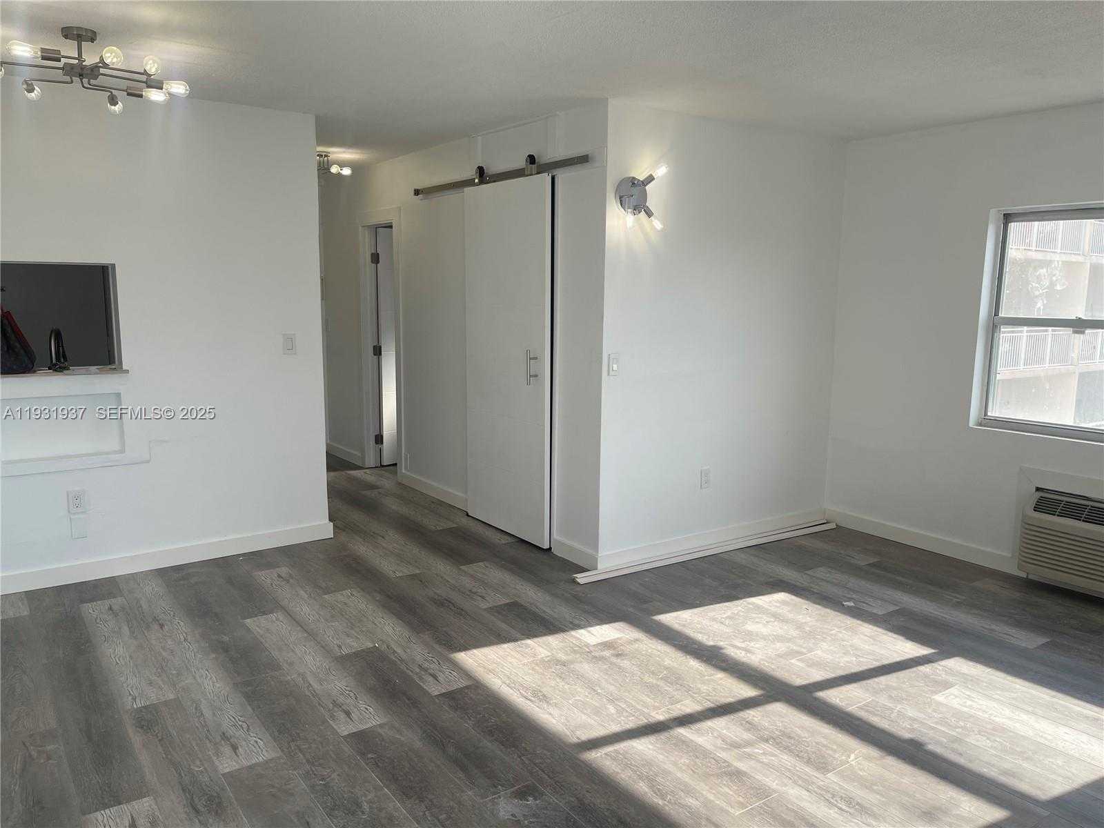 Small Image of 400 KINGS POINT DR #1131, Sunny Isles Beach Number 11
