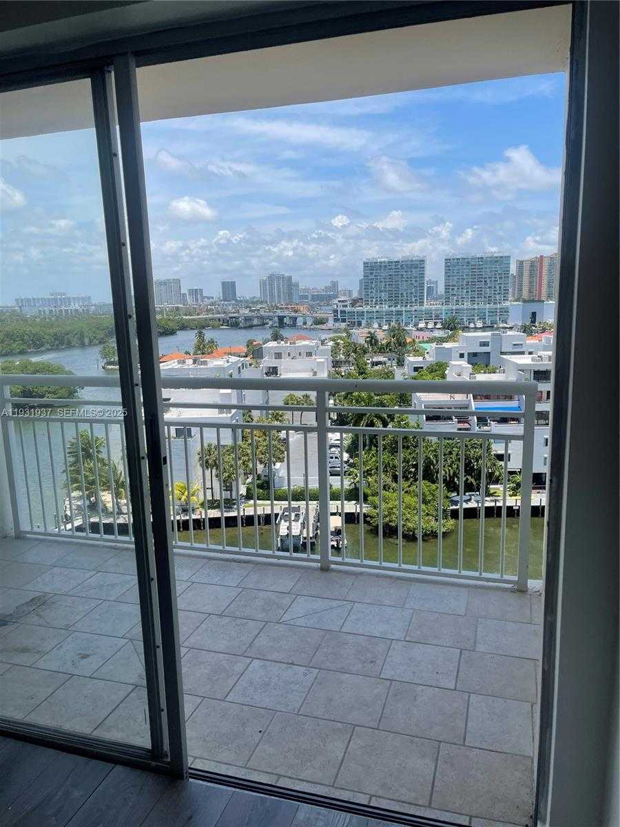 Small Image of 400 KINGS POINT DR #1131, Sunny Isles Beach Number 19