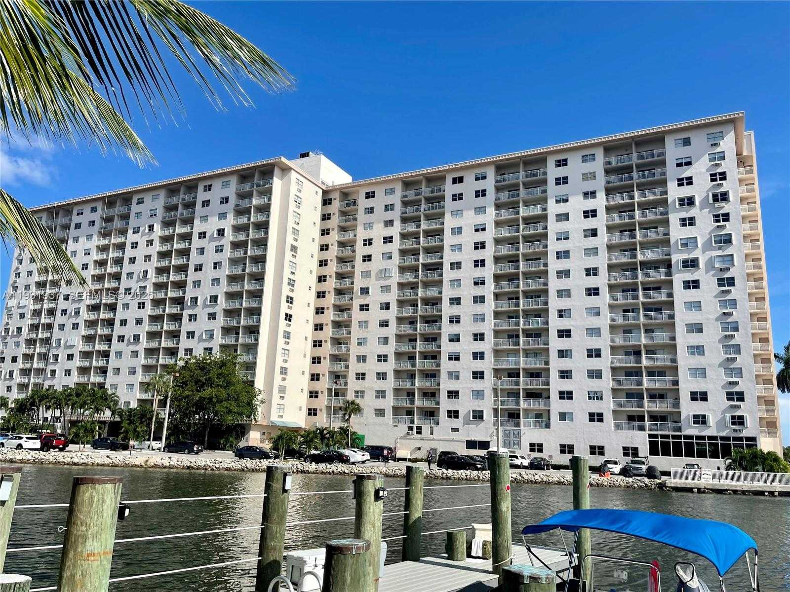 Small Image of 400 KINGS POINT DR #1131, Sunny Isles Beach Number 21