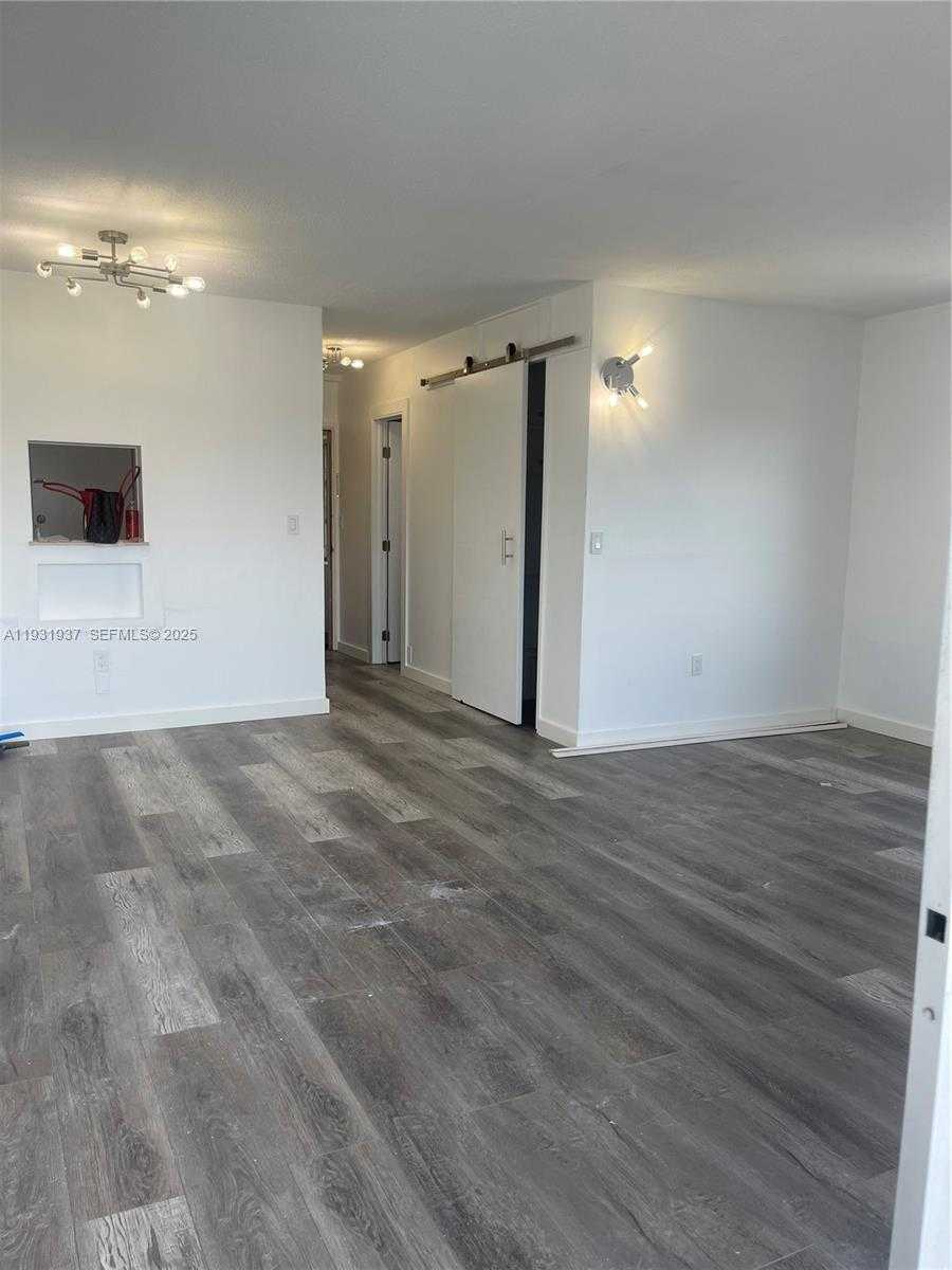 Small Image of 400 KINGS POINT DR #1131, Sunny Isles Beach Number 24