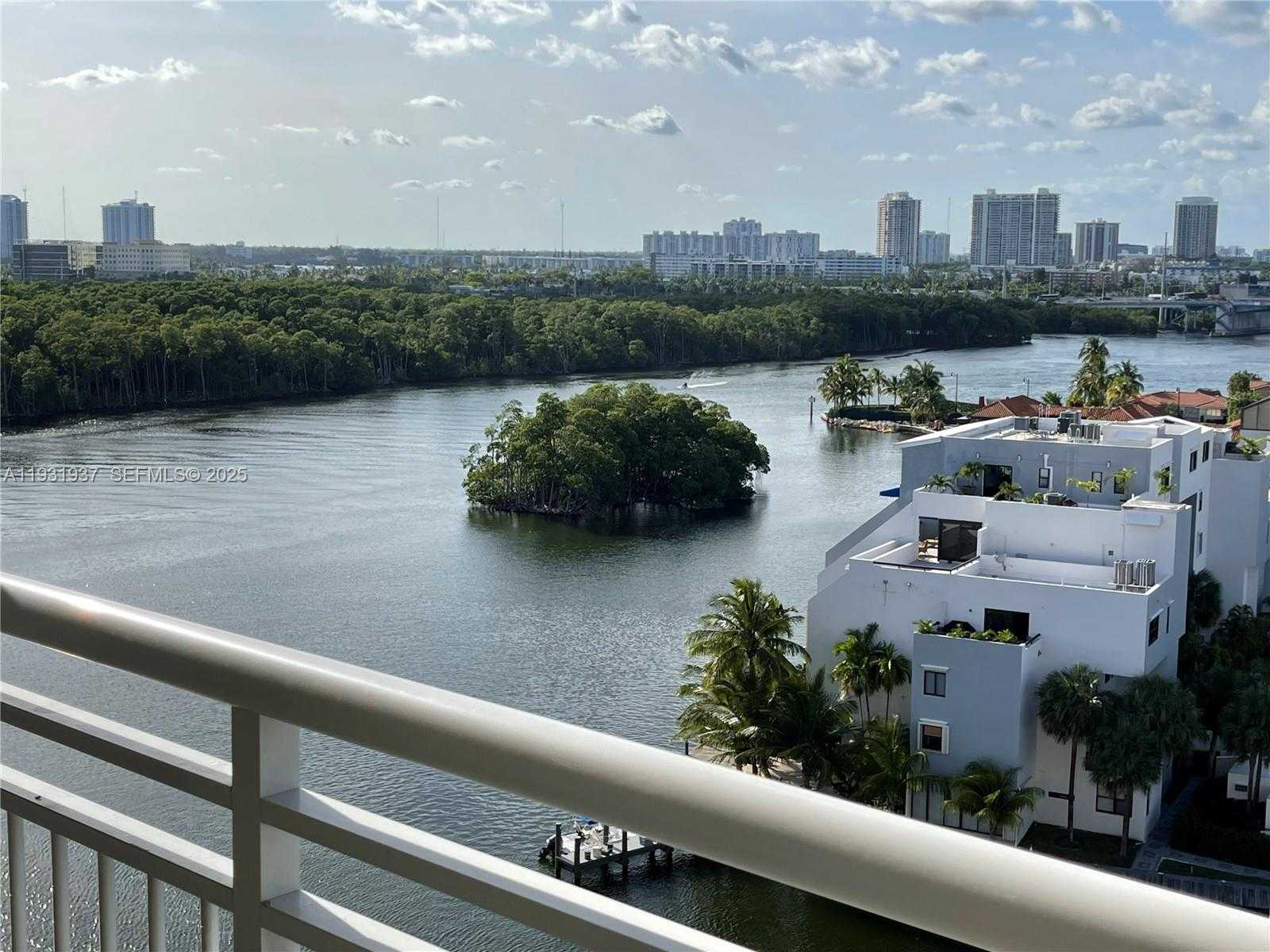 Small Image of 400 KINGS POINT DR #1131, Sunny Isles Beach Number 6