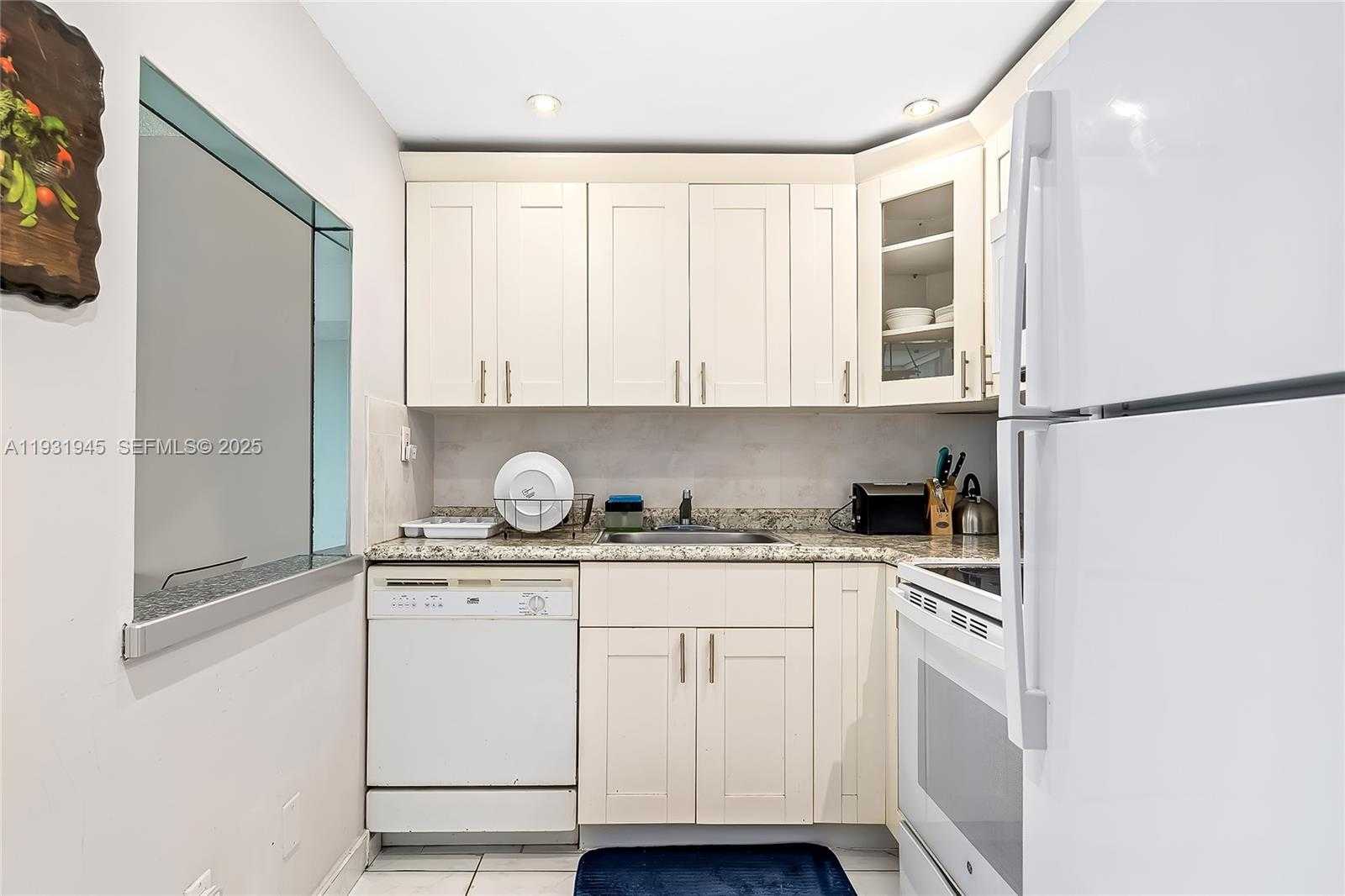 Small Image of 210 172ND ST #533, Sunny Isles Beach Number 3