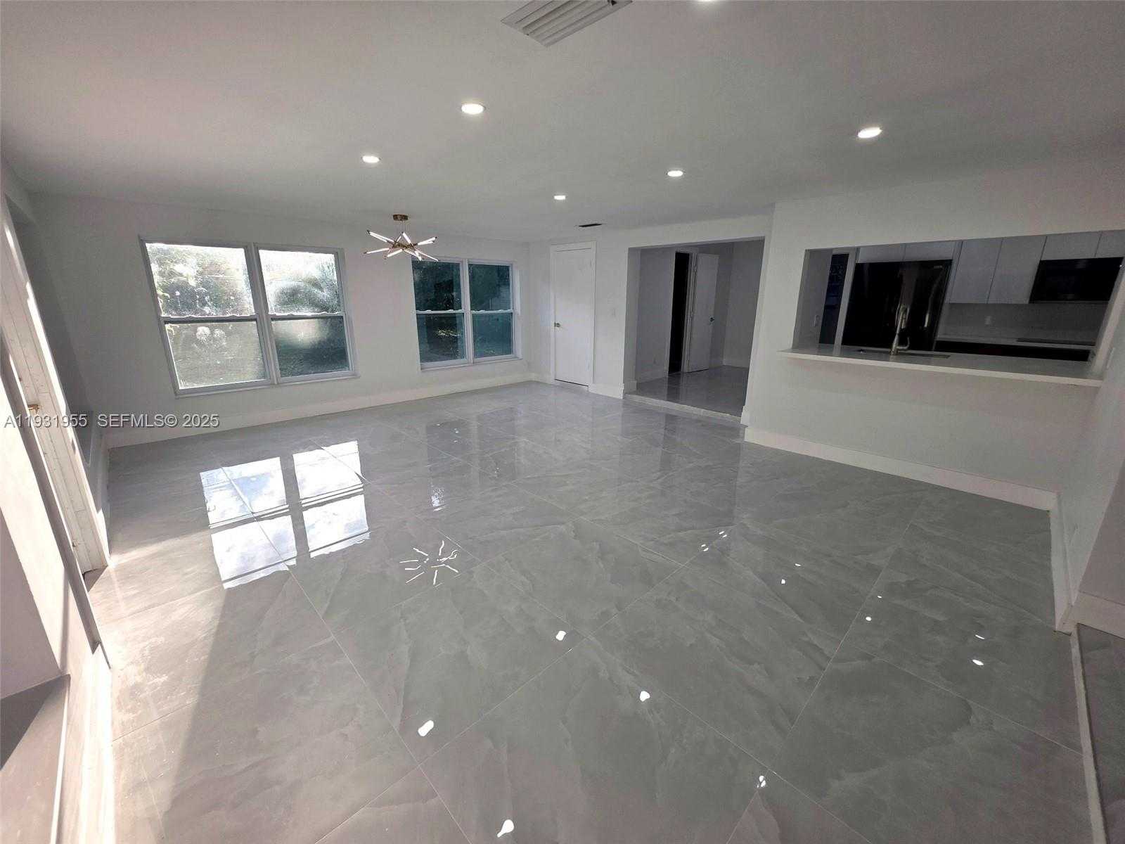 Small Image of Davie Number 21