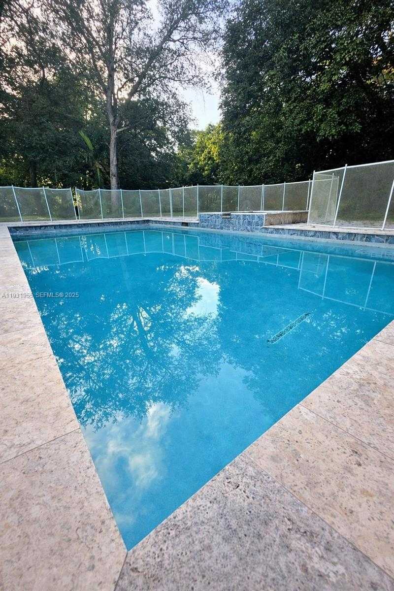 Small Image of Davie Number 26