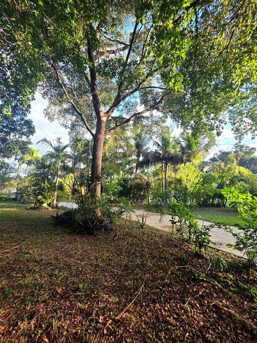 Small Image of Davie Number 34