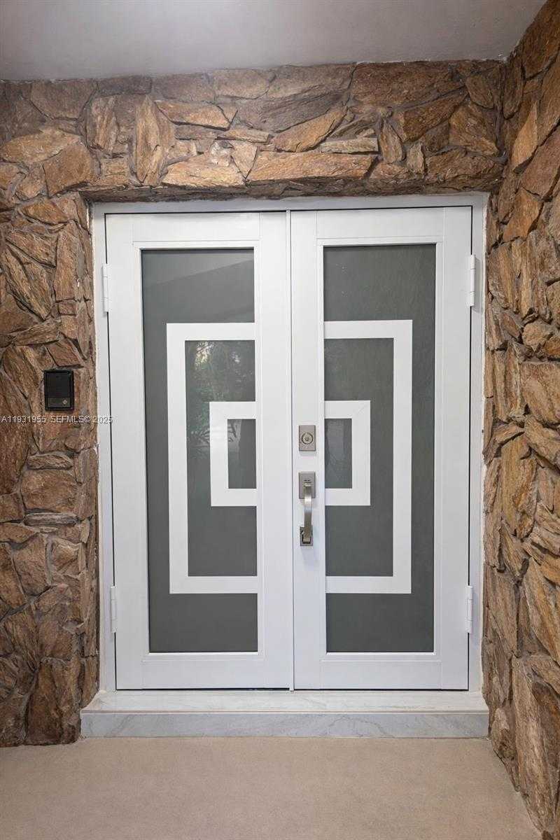 Small Image of Davie Number 40