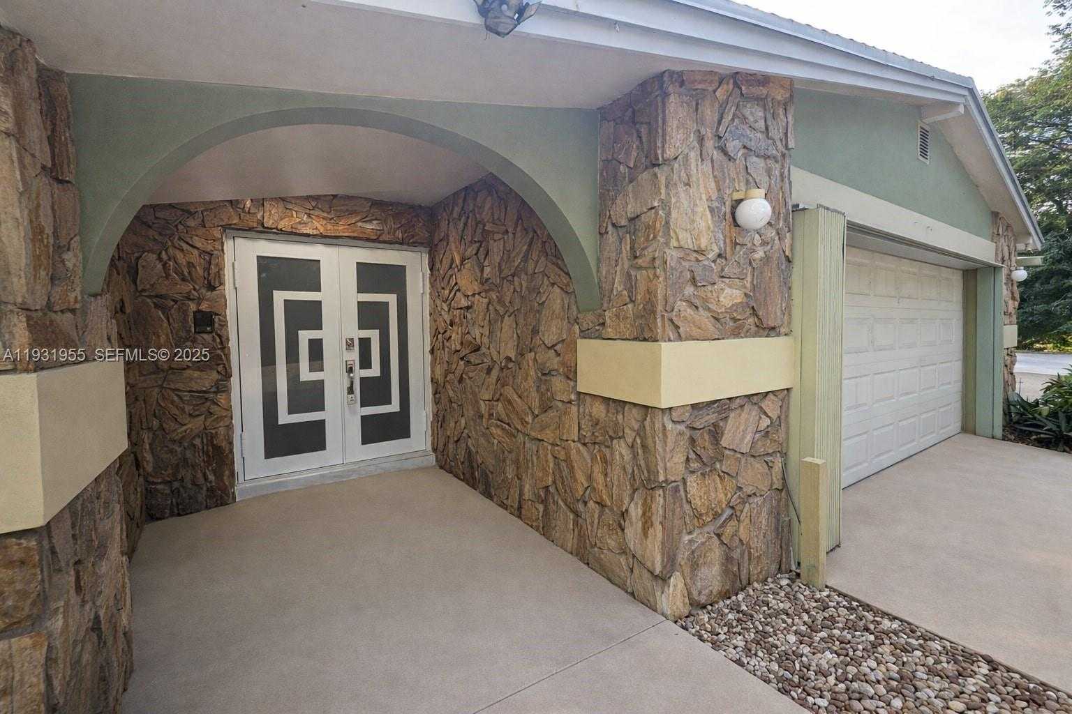 Small Image of Davie Number 9