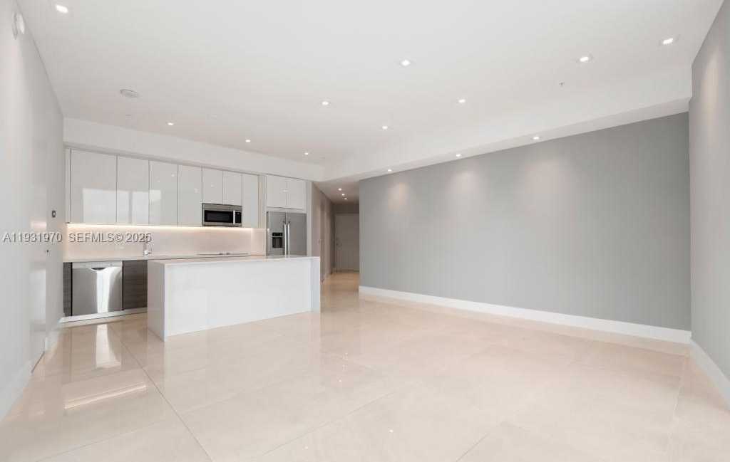 Small Image of 1010 SOUTH WEST 2ND AVE #PH03, Miami Number 4