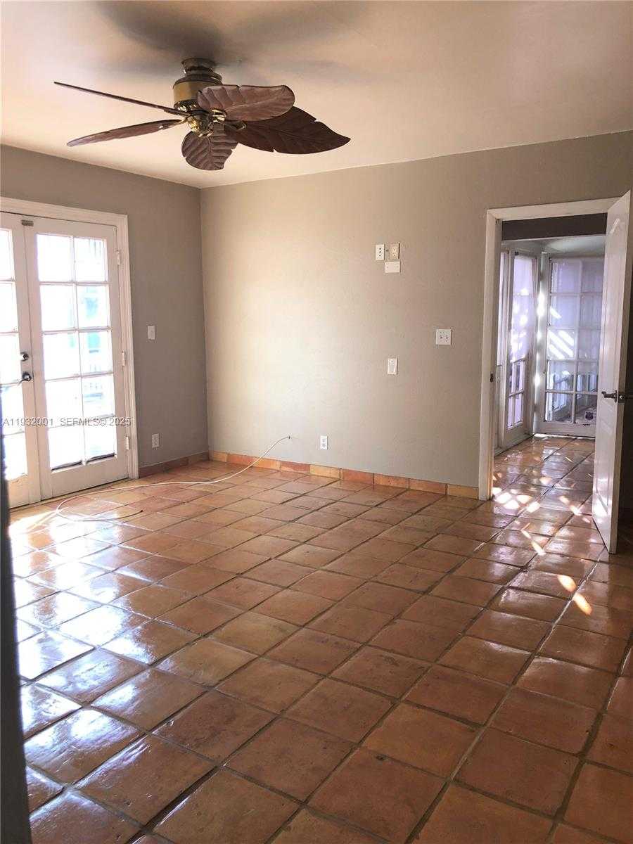 Small Image of 1628 NORTH EAST 4TH PL, Fort Lauderdale Number 16