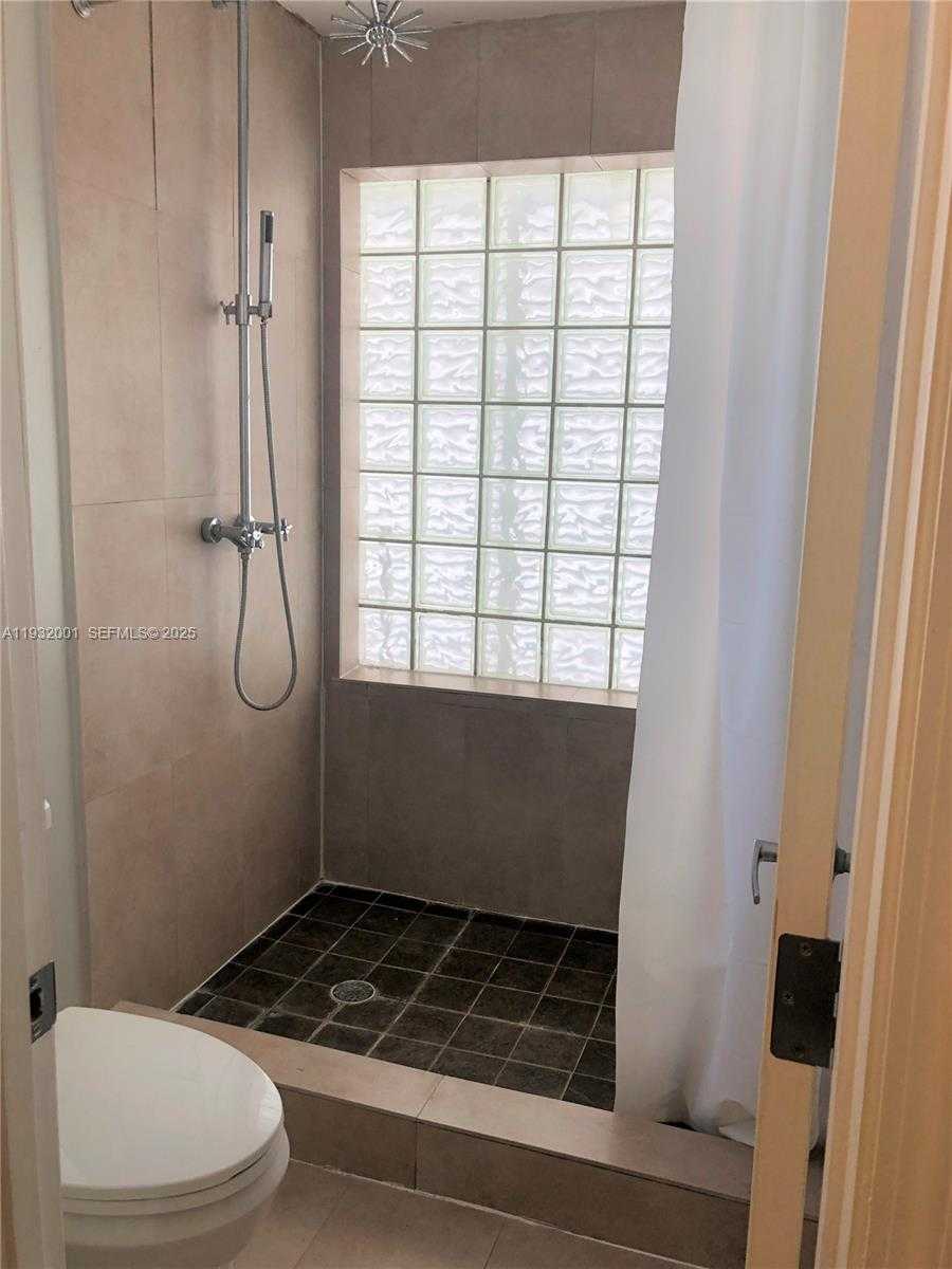 Small Image of 1628 NORTH EAST 4TH PL, Fort Lauderdale Number 18