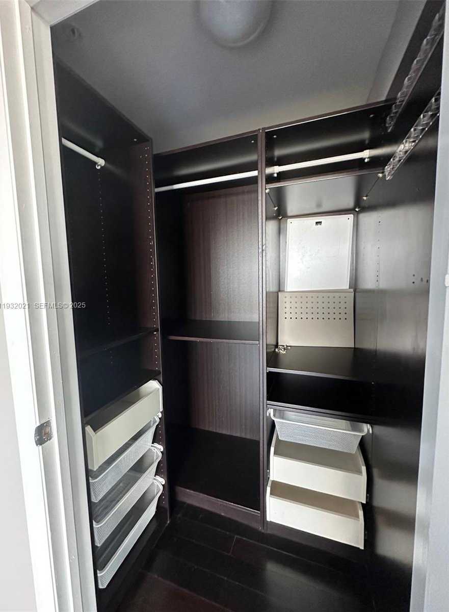 Small Image of 90 SOUTH WEST 3RD ST #2207, Miami Number 12