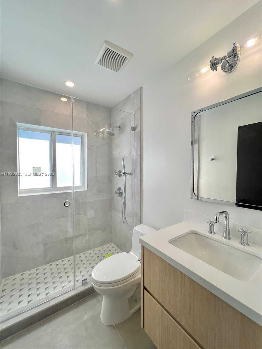 Small Image of 6815 EDGEWATER DR #308, Coral Gables Number 10