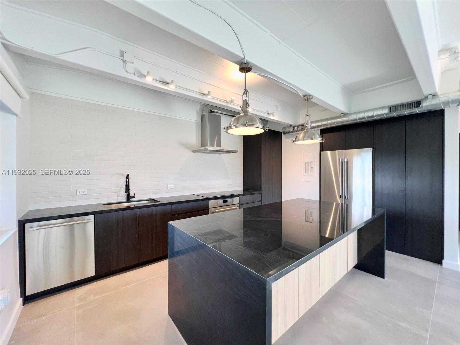 Small Image of 6815 EDGEWATER DR #308, Coral Gables Number 2